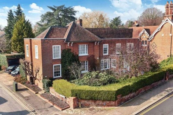 5 Bedroom Detached